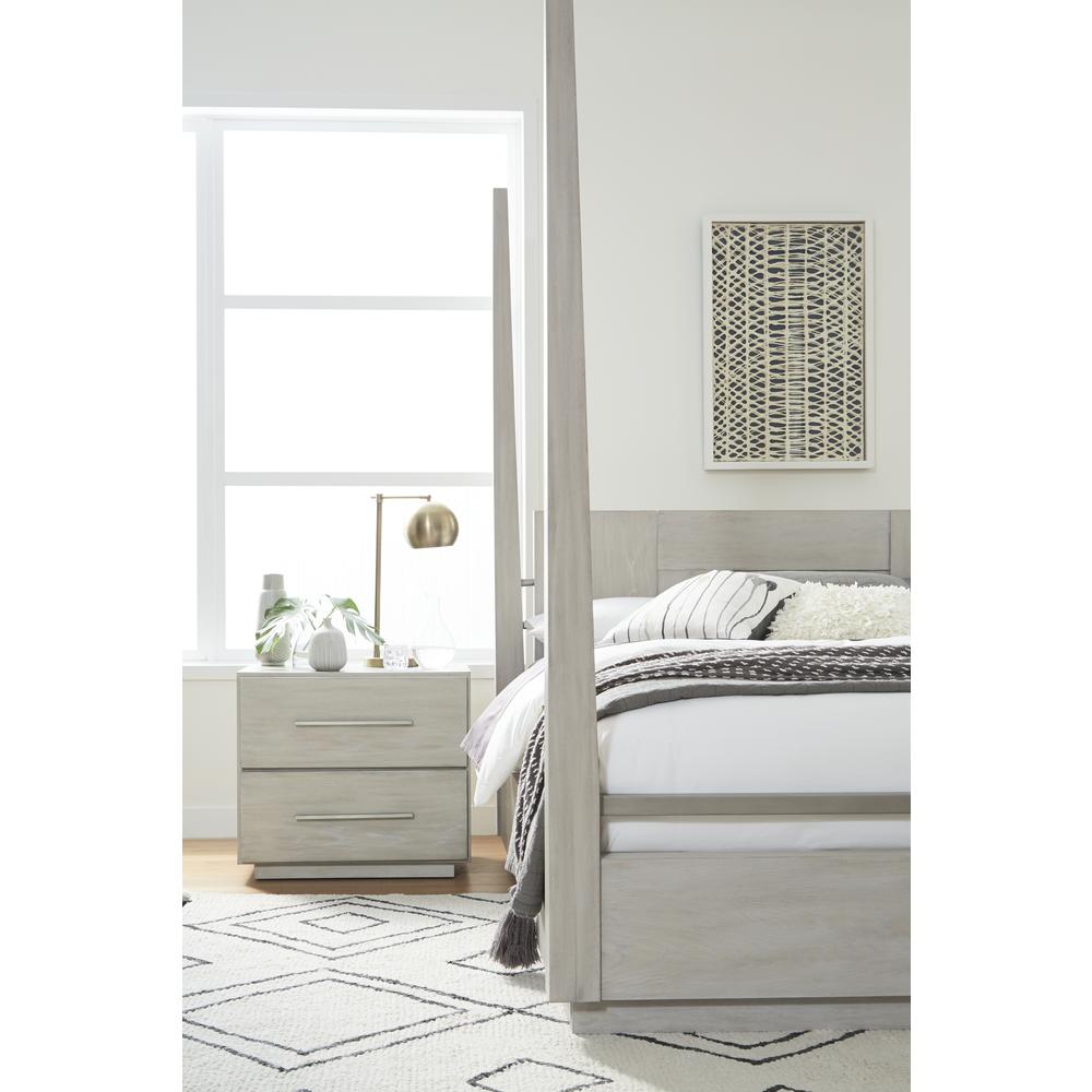 Destination Wood Poster Bed in Cotton Grey. Picture 3
