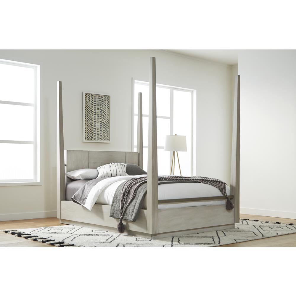 Destination Wood Poster Bed in Cotton Grey. Picture 1