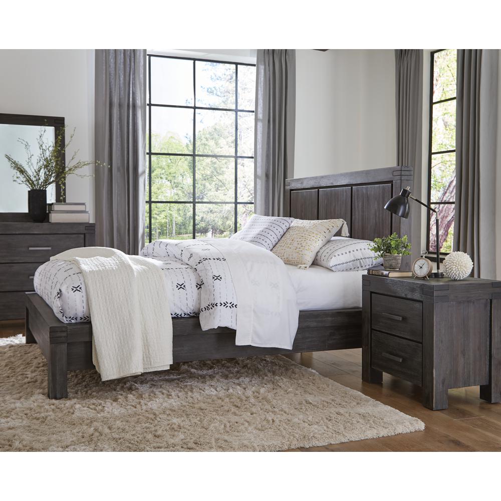 Meadow Solid Wood Platform Bed in Graphite. Picture 3