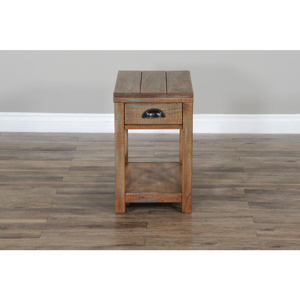 Sunny Designs Durango Coastal Mahogany Wood Chairside Table in Weathered Brown. Picture 4