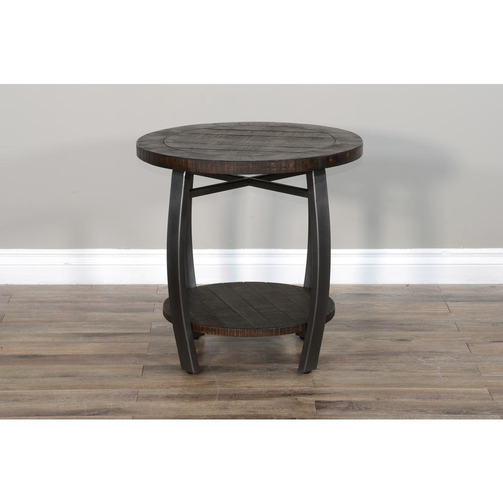 Sunny Designs Homestead 24" Mahogany Wood & Metal End Table in Tobacco Leaf. Picture 3