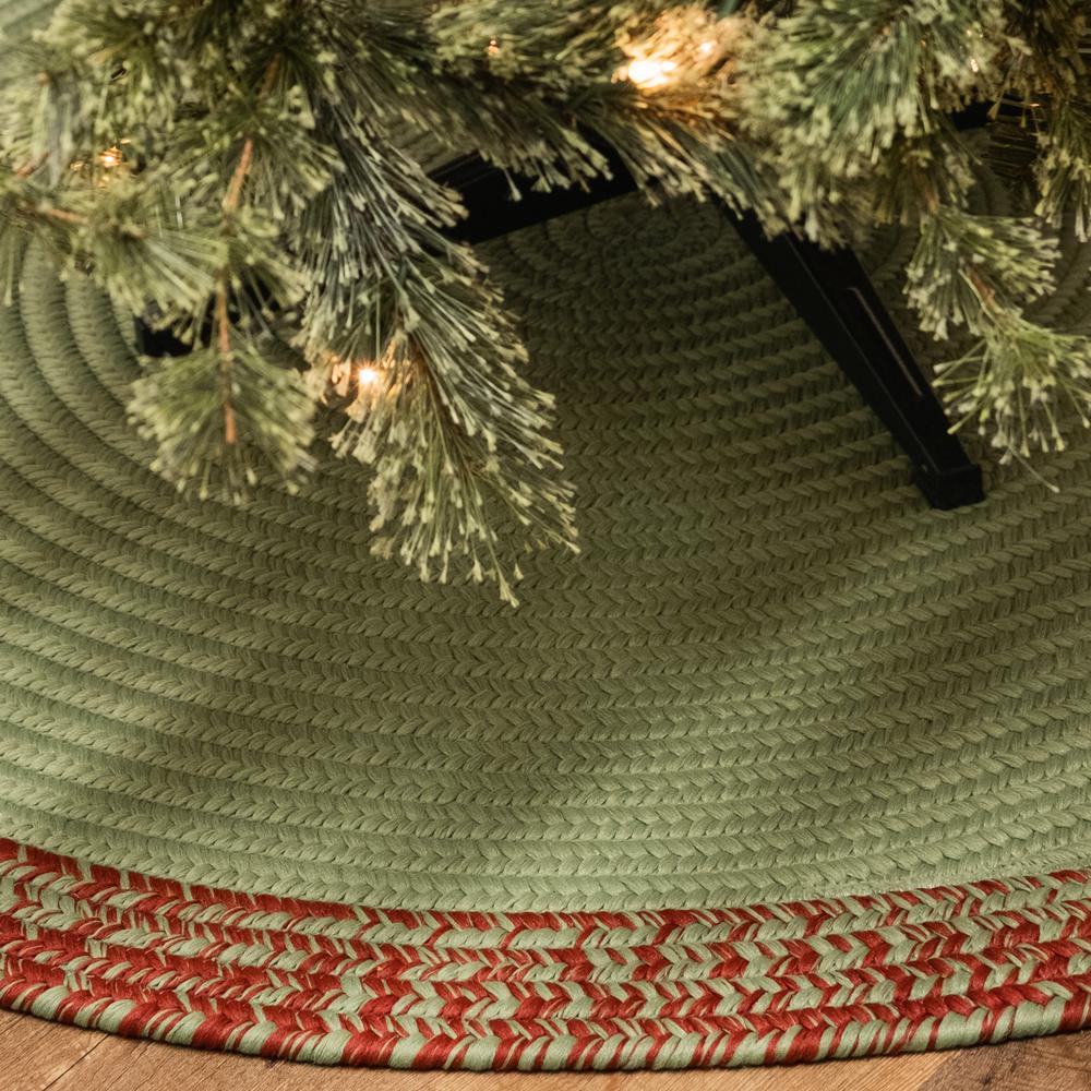 Bordered Under-Tree Christmas Reversible Round Rug - Green 45” x 45”. Picture 2
