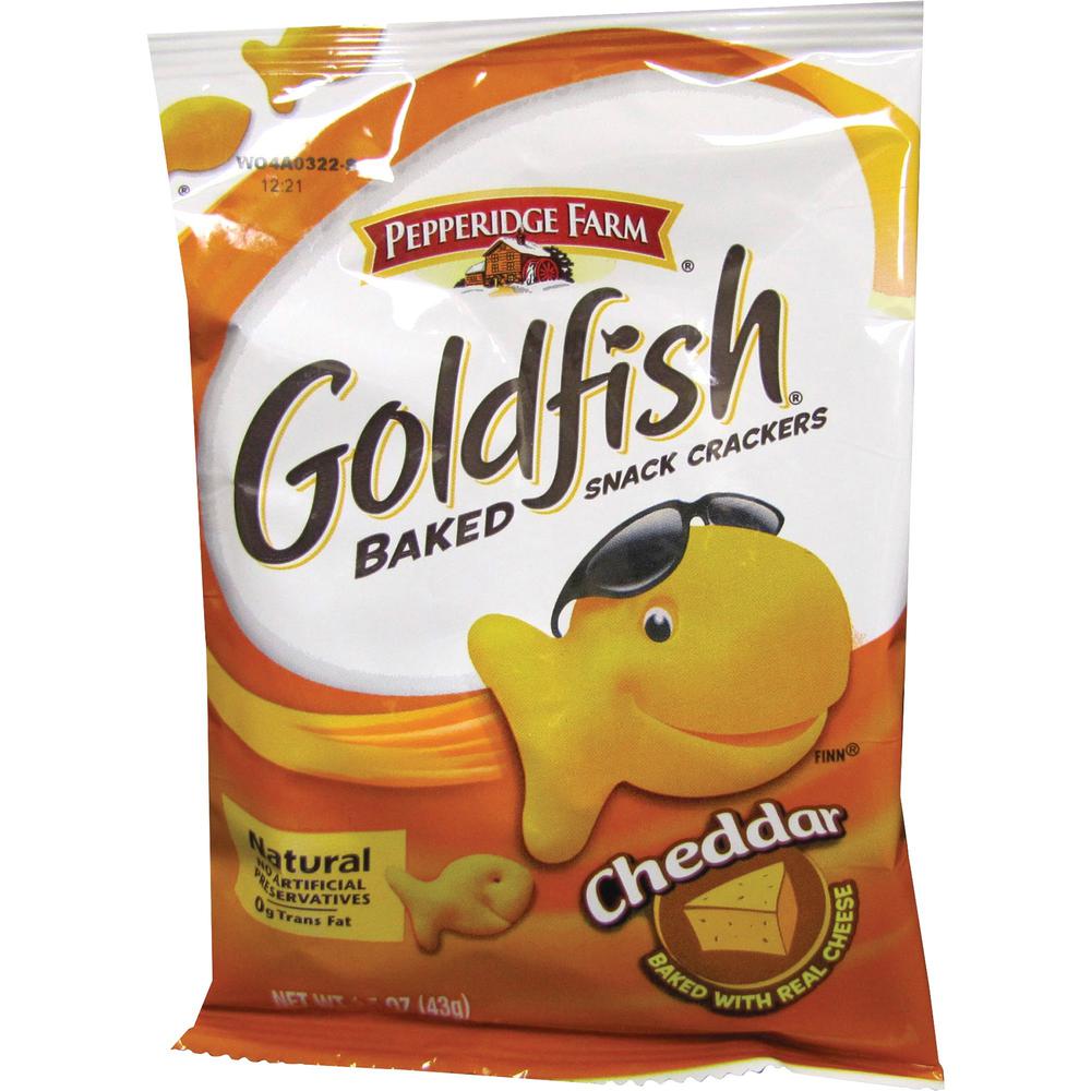 Goldfish Pepperidge Farm Goldfish Shaped Crackers - Trans Fat Free - Cheddar - 1 Serving Bag - 1.50 oz - 72 / Carton. Picture 1