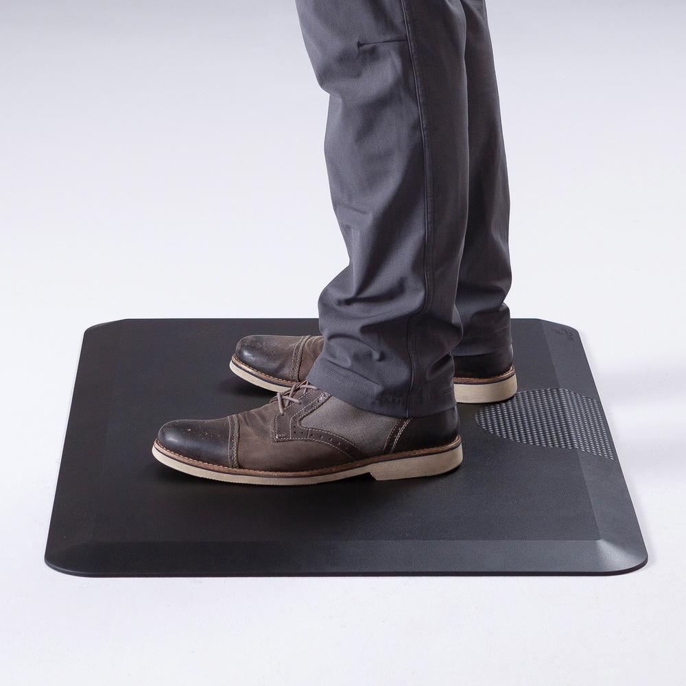 Safco Movable Anti-Fatigue Mat - Floor - 36" Length x 24" Width x 1" Thickness - Rectangle - Black. Picture 1