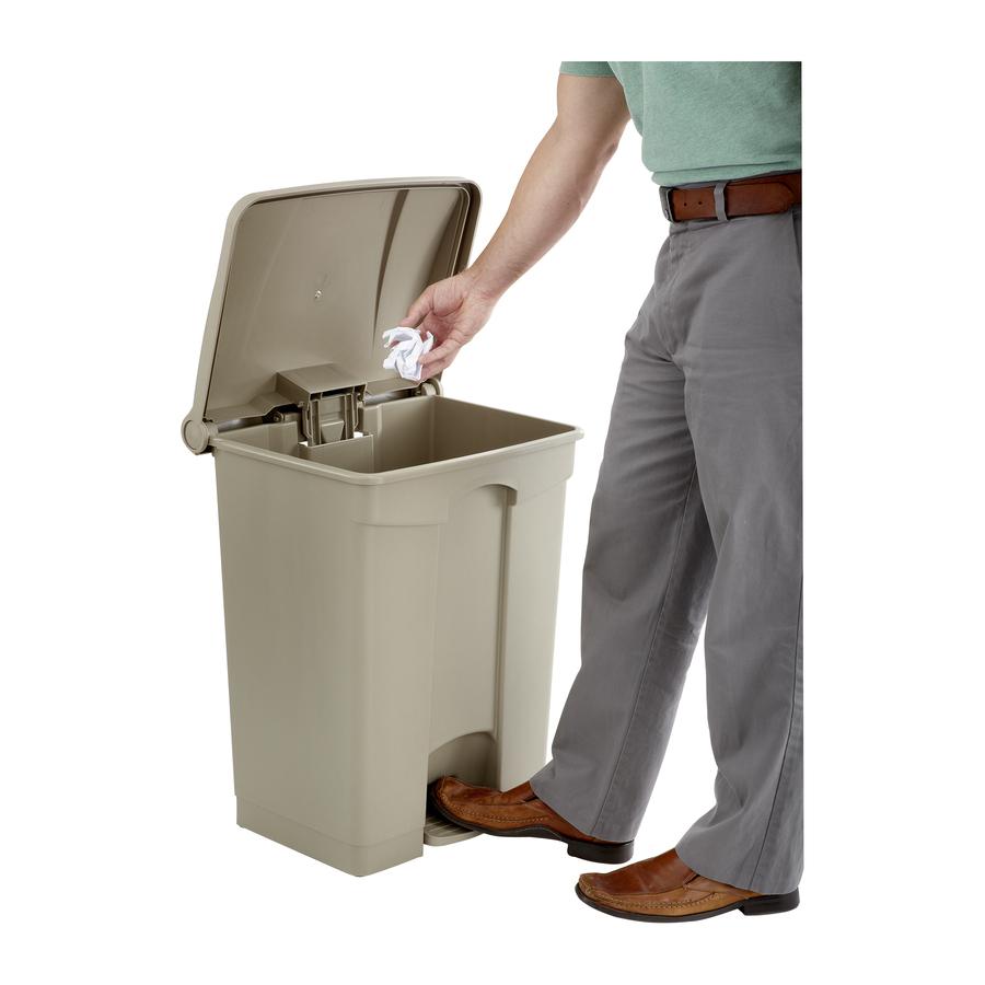 Safco Plastic Step-on Waste Receptacle - 17 gal Capacity - Rectangular - 26.3" Height x 19.8" Width x 16.3" Depth - Plastic - Tan - 1 Each. Picture 2