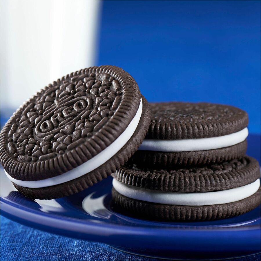 Oreo Chocolate Sandwich Cookies - Vanilla - 1 Serving Pack - 1.80 oz - 12 / Box. Picture 6