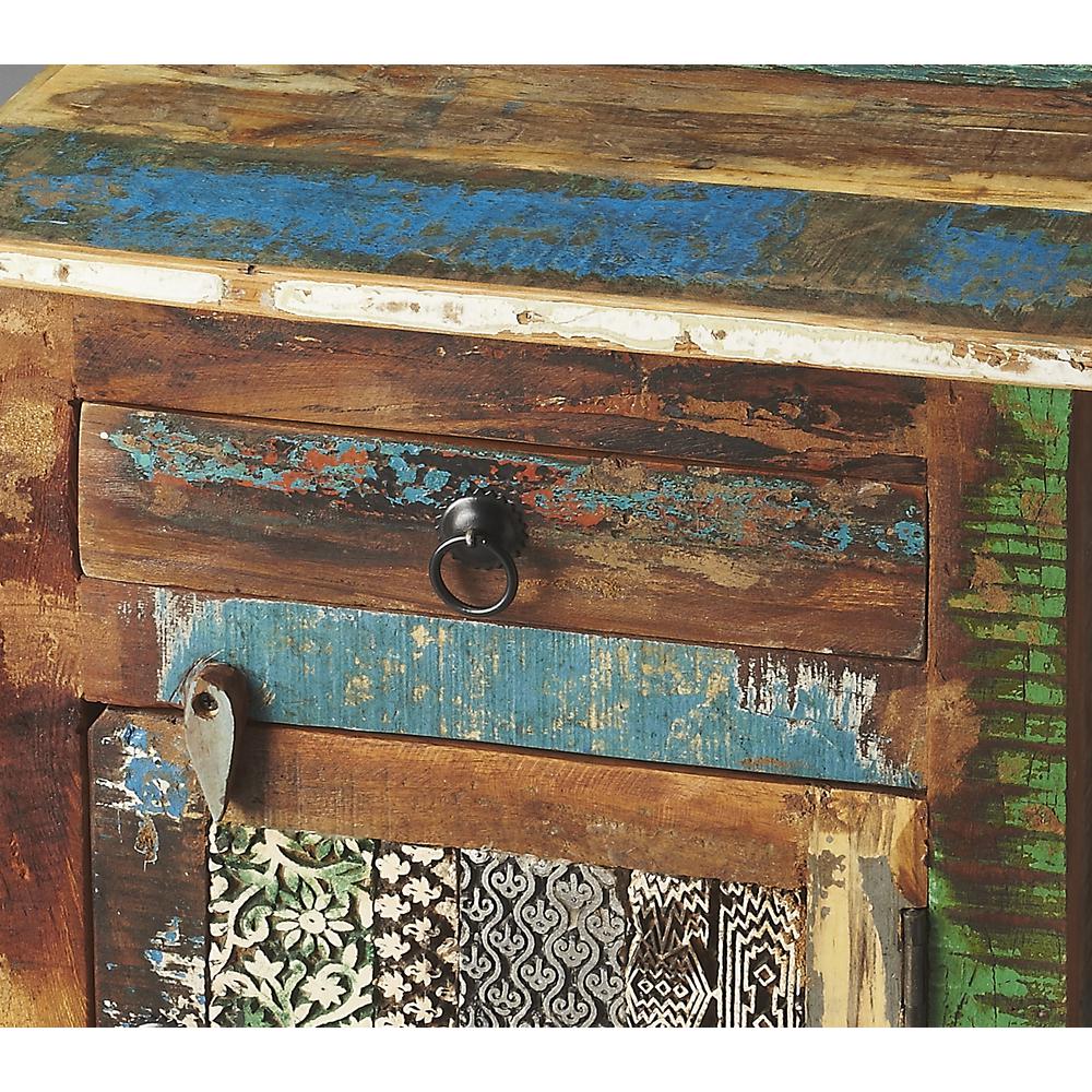 Company Reverb Rustic Accent Chest, Assorted. Picture 2