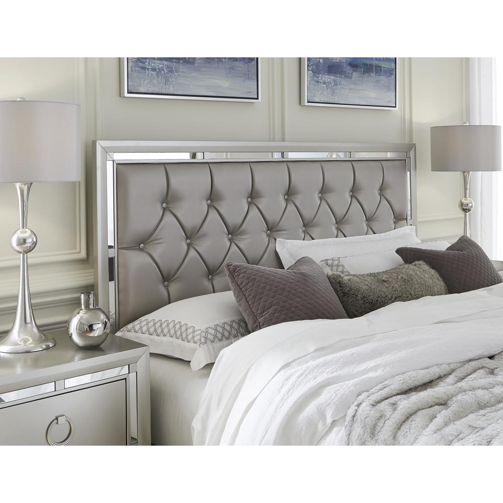 Riley Silver Queen Bed. Picture 3