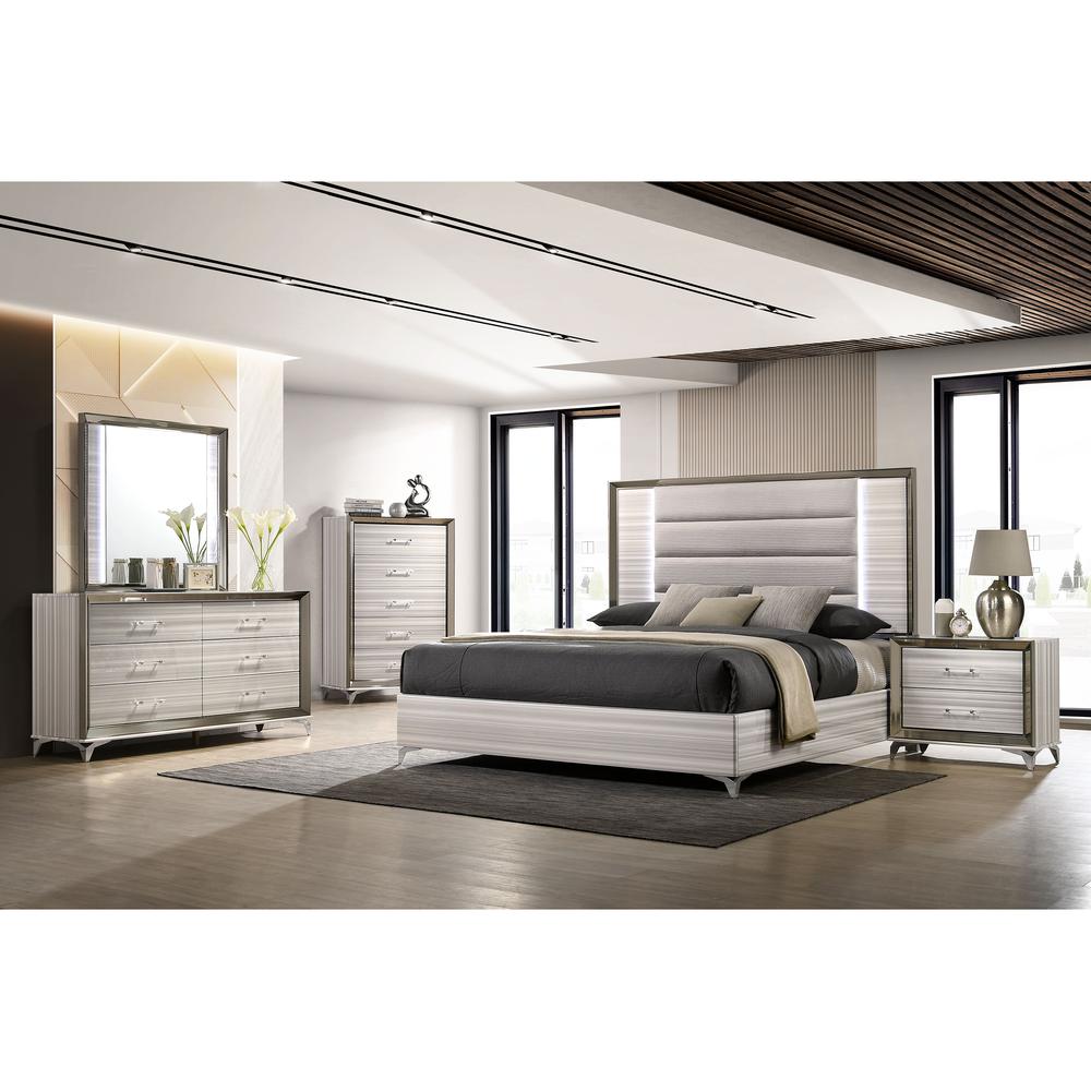 Zambrano White King Bed Group. Picture 1