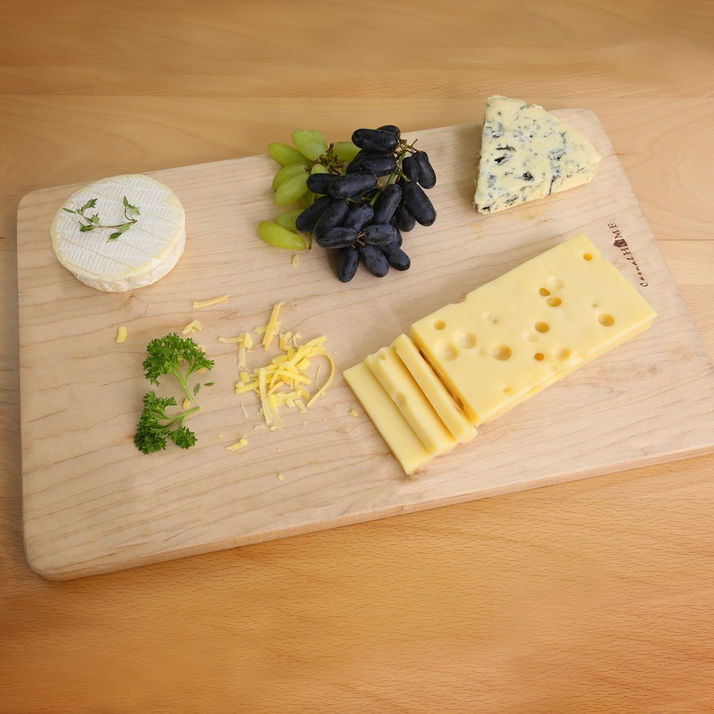 Delice Maple Rectangle Cutting Board with Juice Drip Groove. Picture 8
